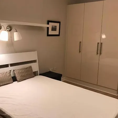 2 Bedroom Spacious And New Centre Apartamento *